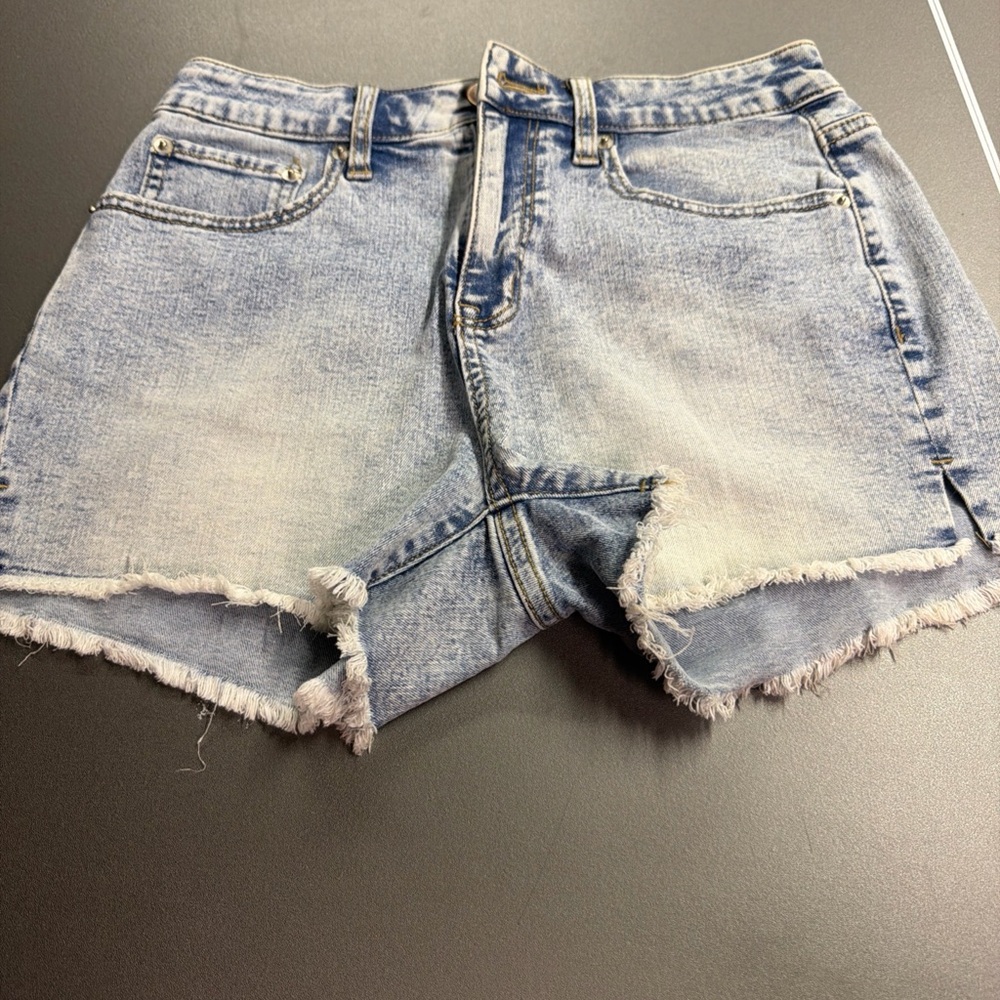 No Boundaries Women's Light Blue Jean cut off Shorts Size 9 Cut Off
